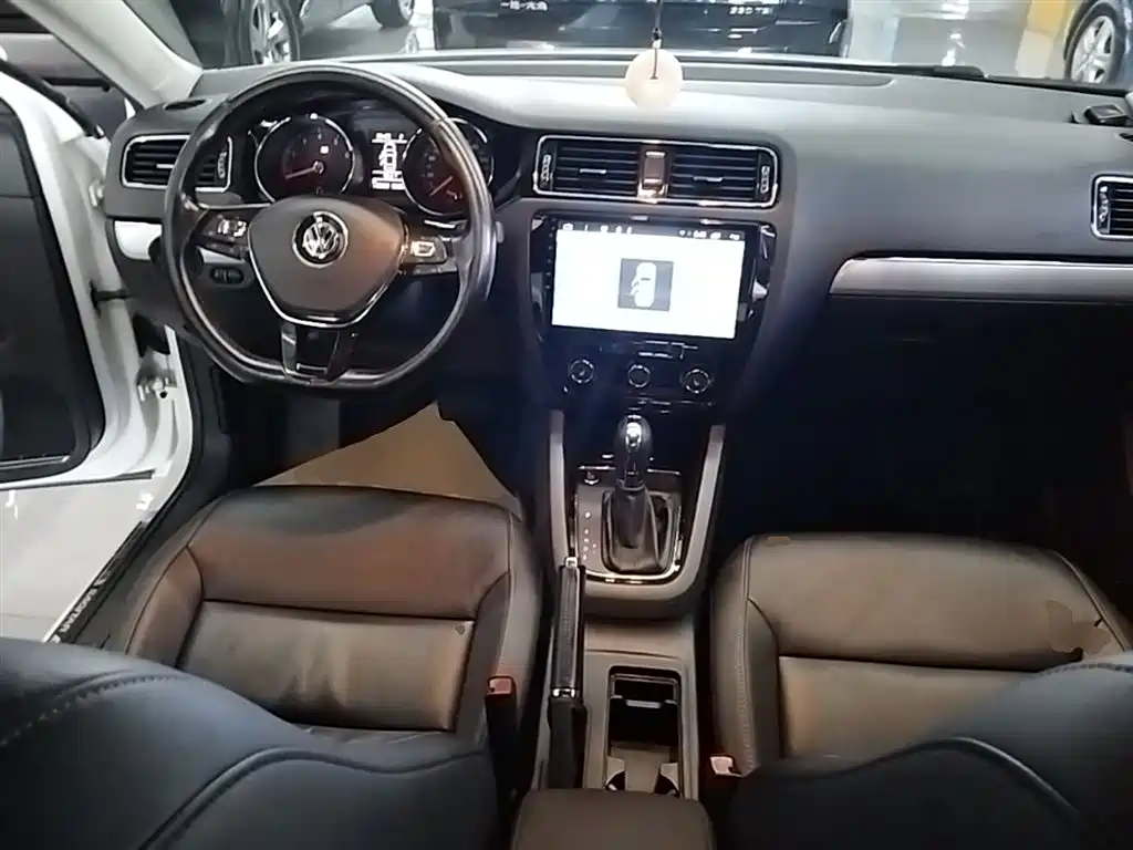 Volkswagen Sagitar 2019 — фото 10