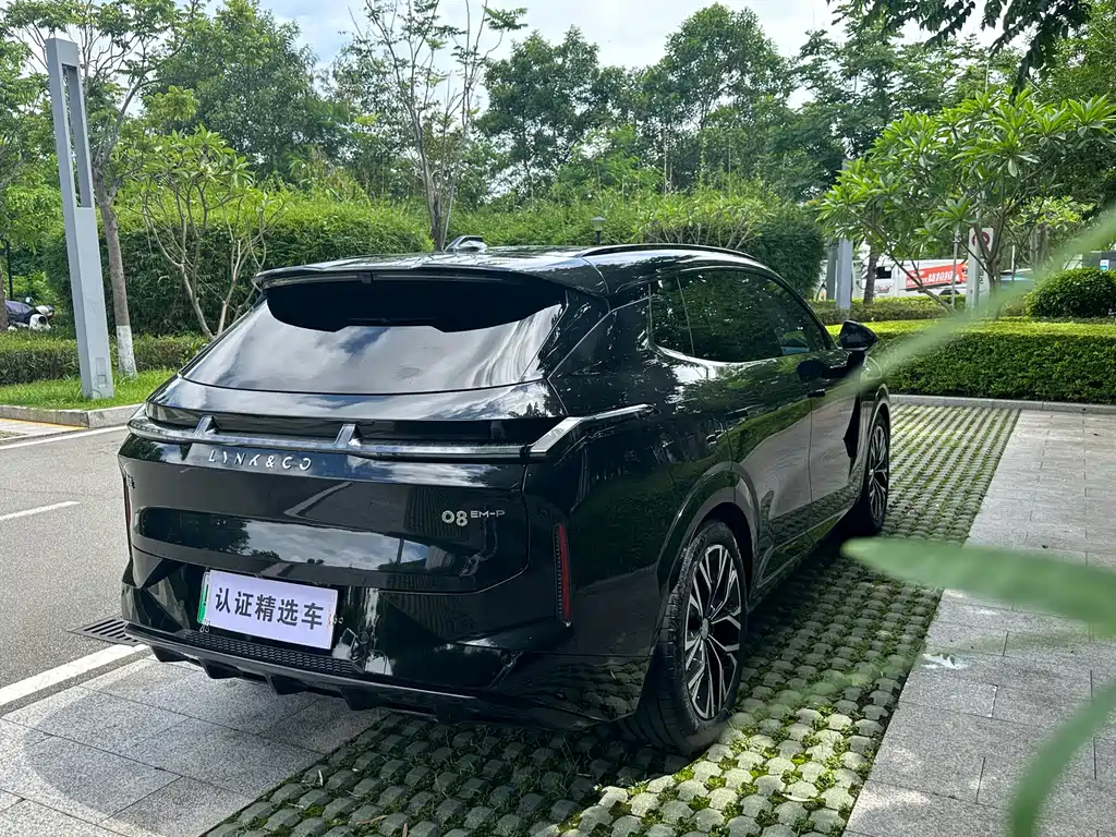 Lynk & Co 08 EM-P 2025 — фото 32