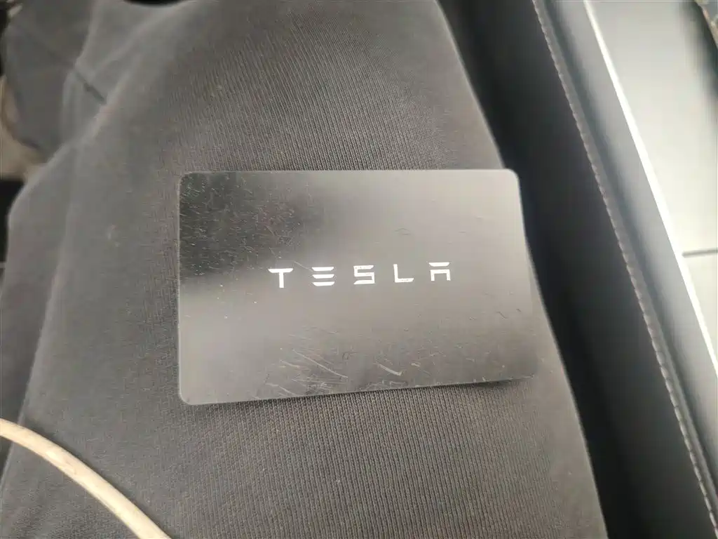 Tesla Model Y 2022 — фото 9