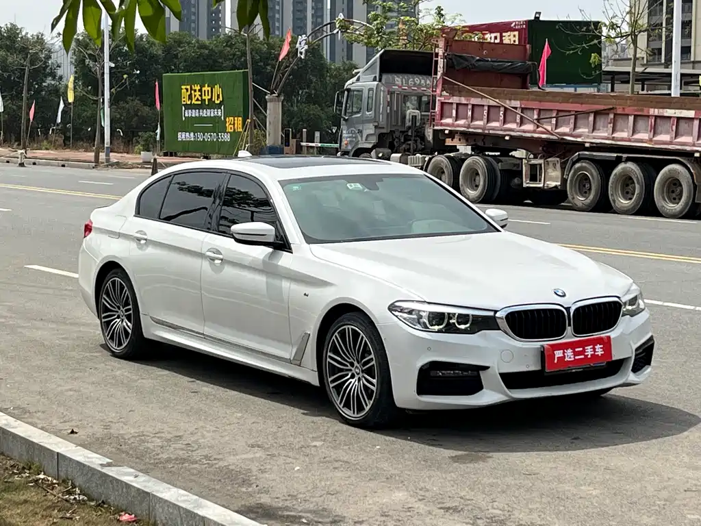 BMW 5 Series 2019 — фото 3