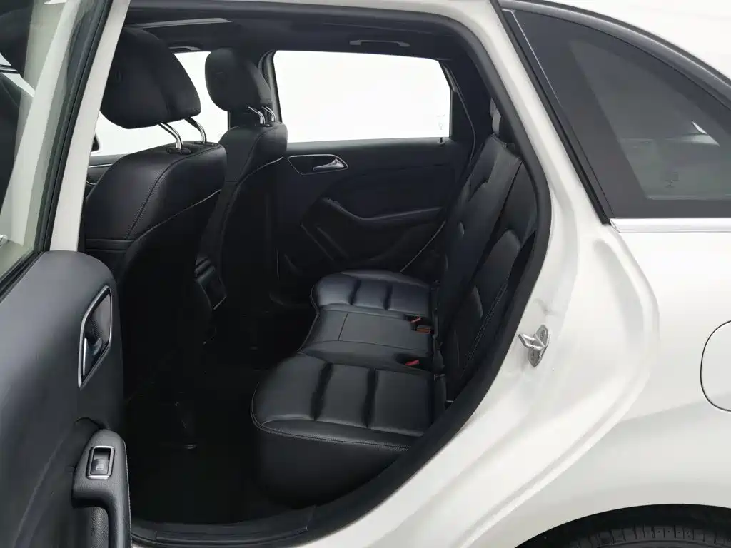 Mercedes-Benz B-Class 2018 — фото 15