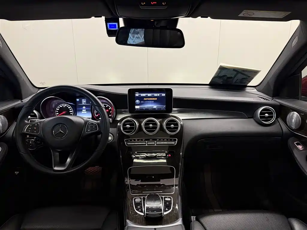 Mercedes-Benz GLC 2018 — фото 13