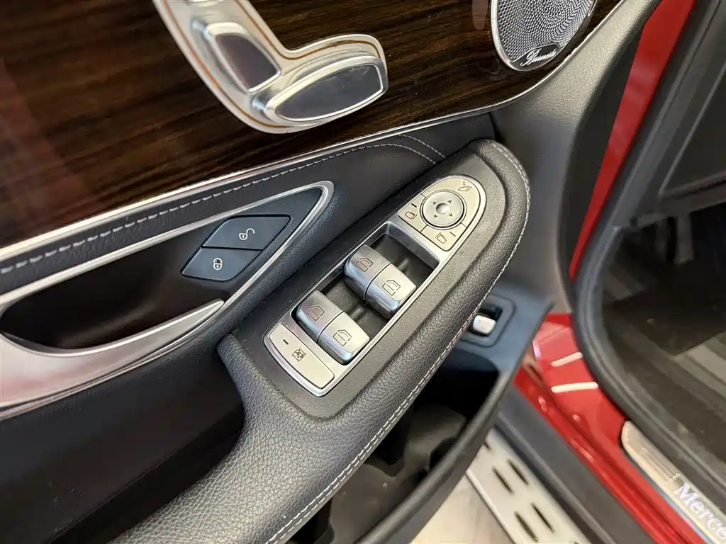 Mercedes-Benz GLC 2018 — фото 24