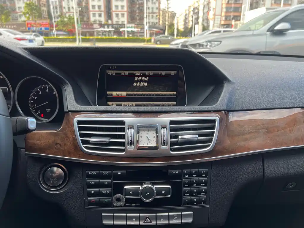 Mercedes-Benz E-Class 2015 — фото 19