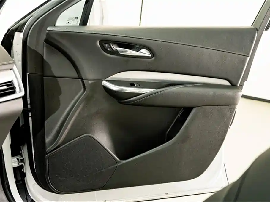 Cadillac XT4 2020 — фото 15