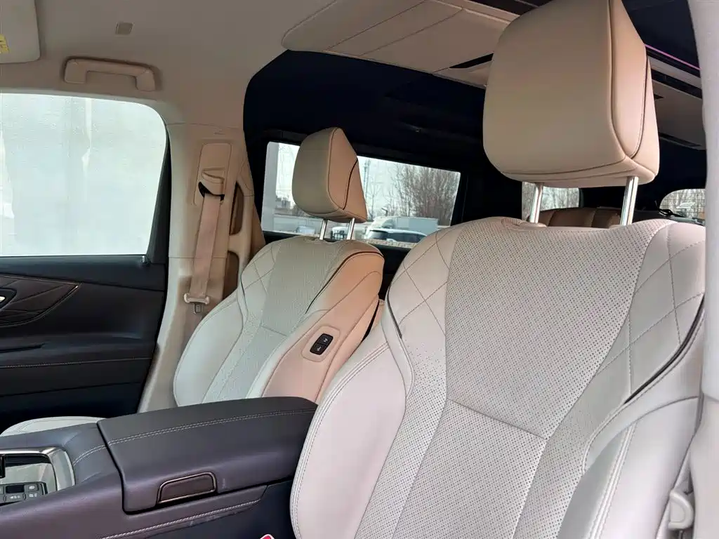 Toyota Alphard 2023 — фото 17