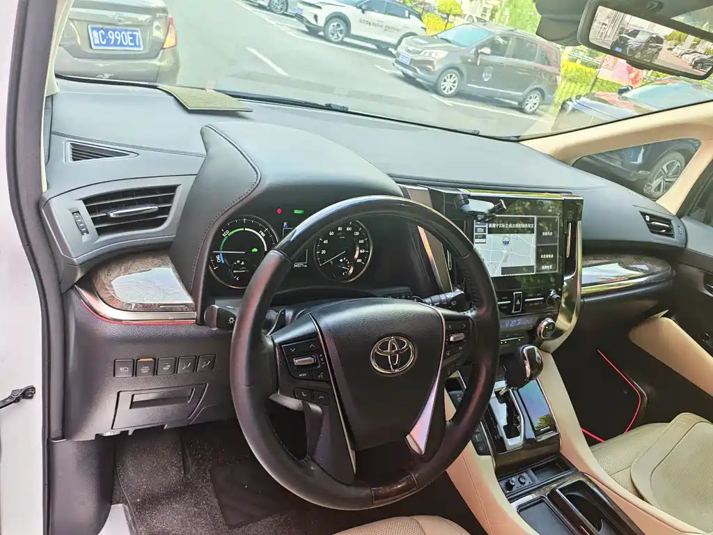 Toyota Alphard 2023 — фото 9