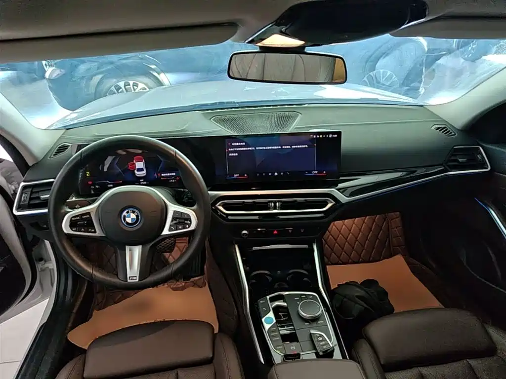 BMW i3 2024 — фото 10