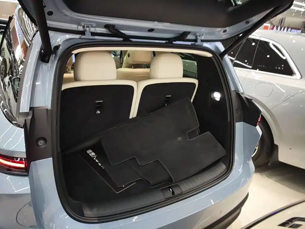 Li Auto i8 2025 — фото 15