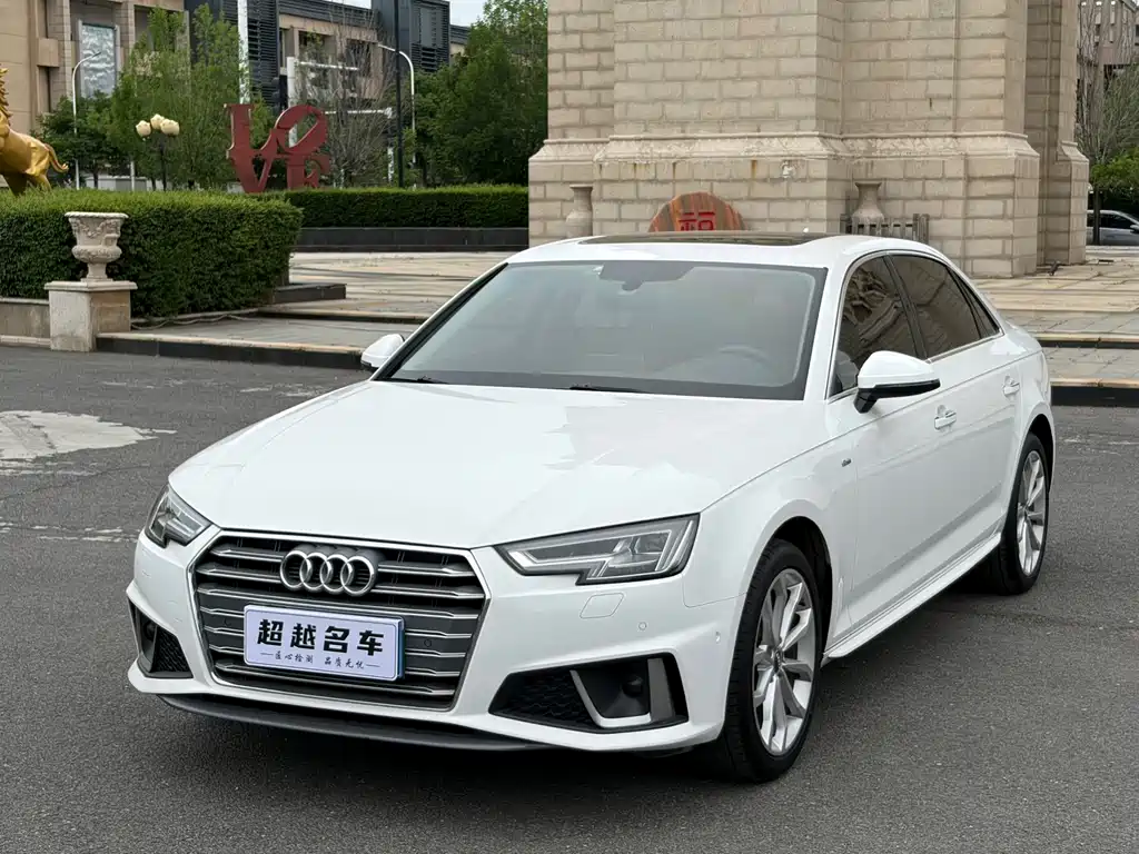 Audi A4L 2020 — фото 1
