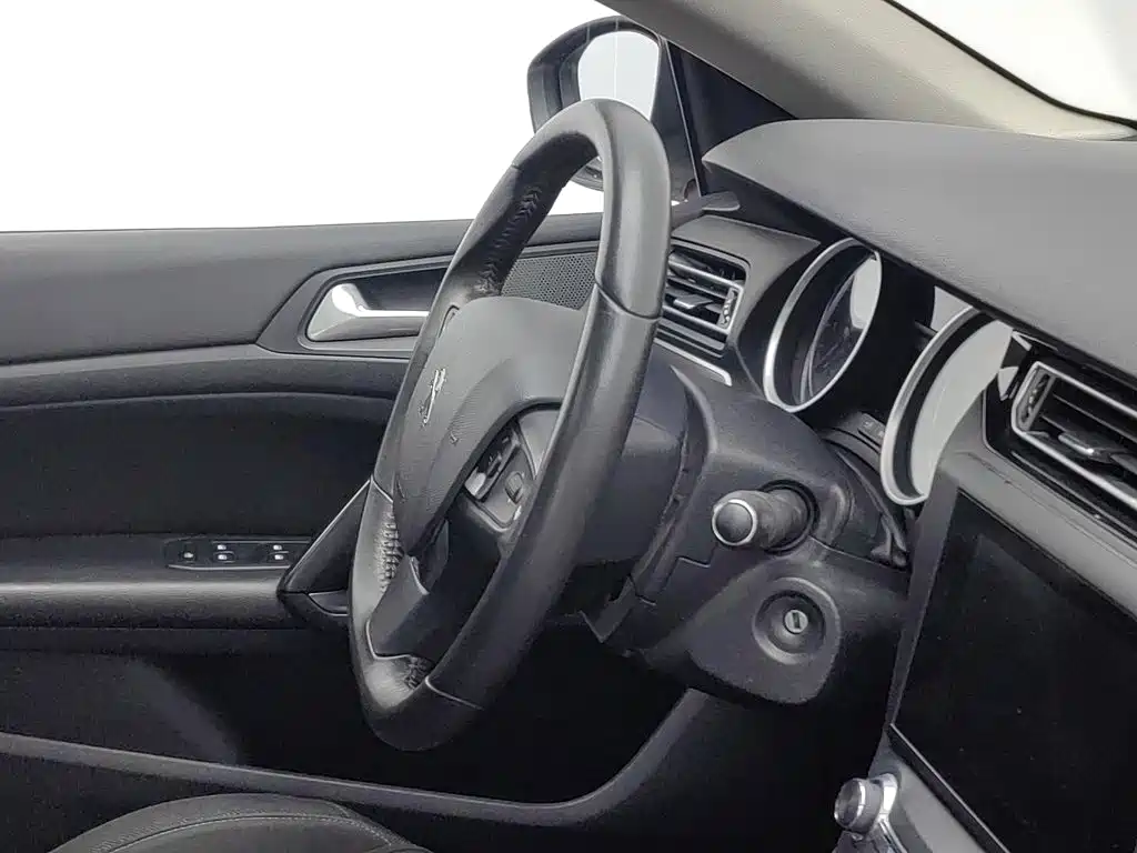 Peugeot 408 2015 — фото 22
