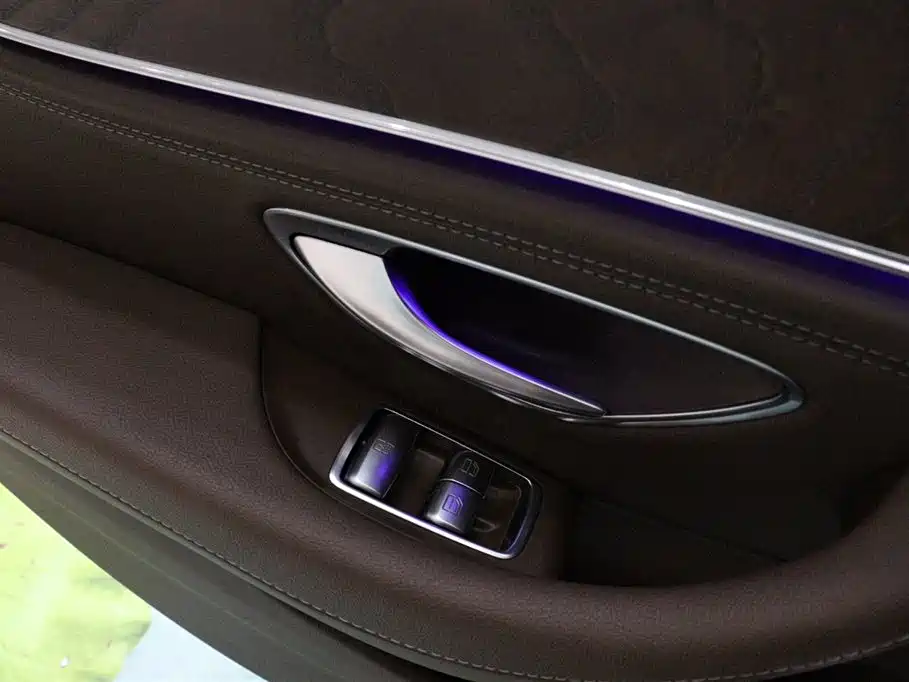Mercedes-Benz E-Class 2023 — фото 14