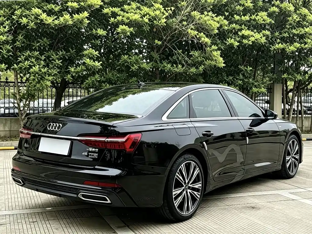 Audi A6L 2022 — фото 12