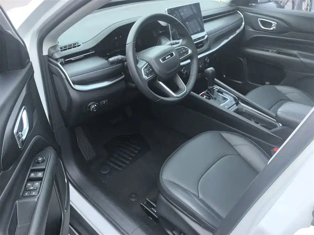 Jeep Compass 2021 — фото 12