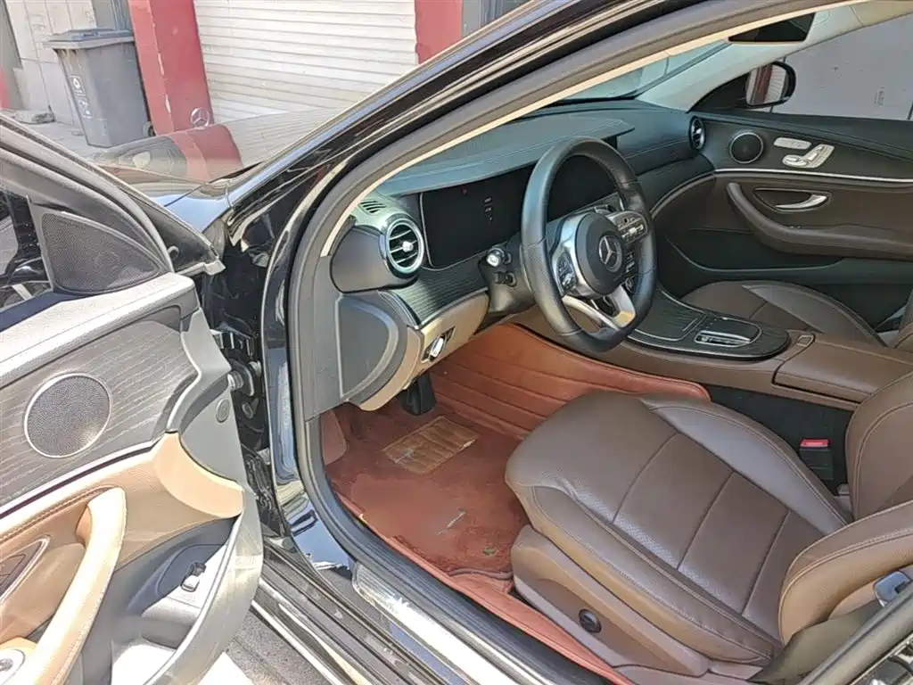 Mercedes-Benz E-Class 2020 — фото 16