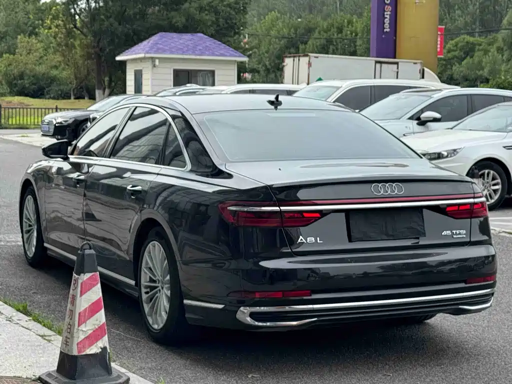 Audi A8 2023