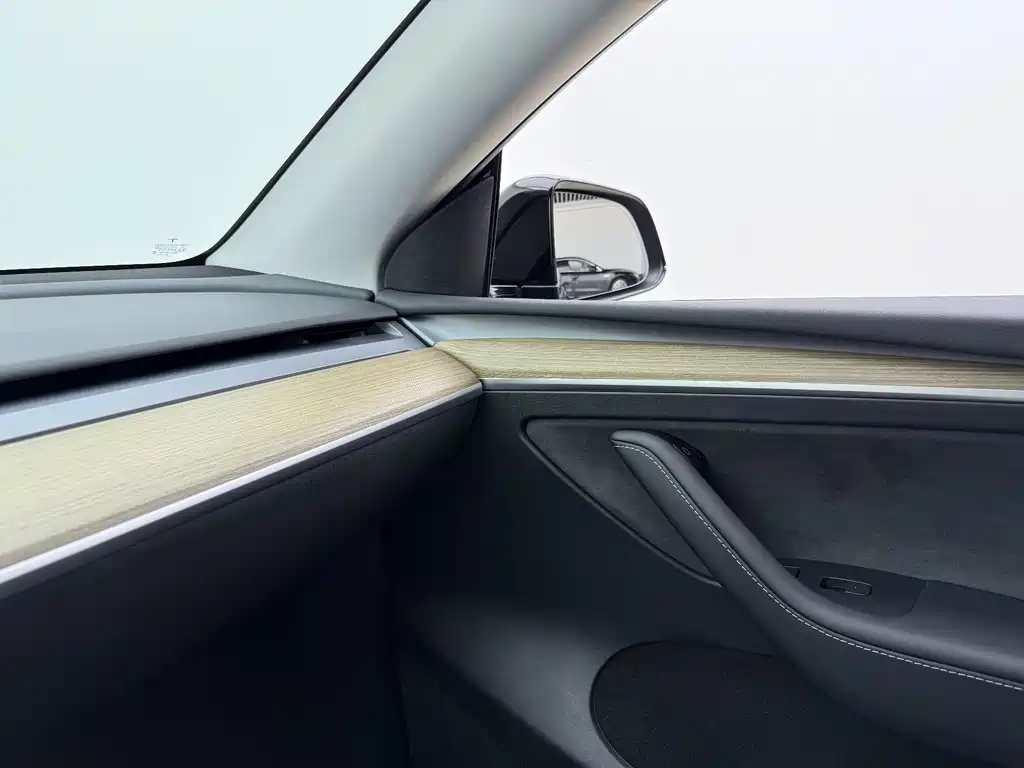 Tesla Model Y 2022 — фото 17
