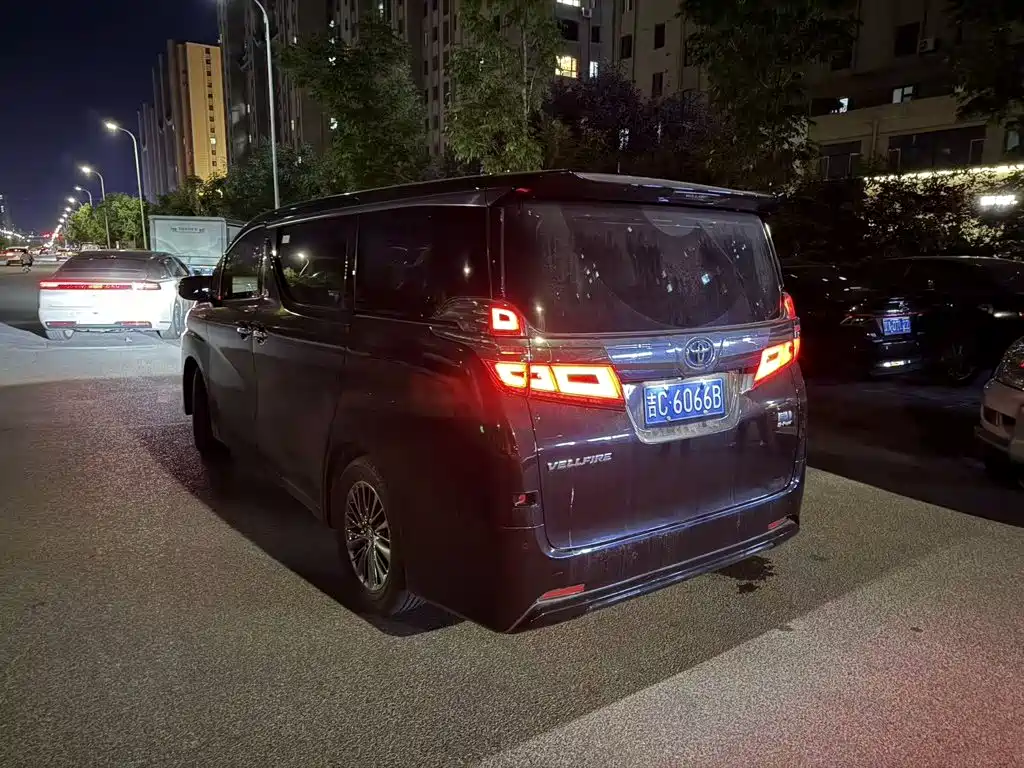Toyota Vellfire 2020 — фото 3