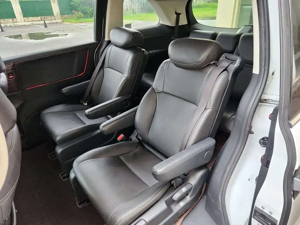 Honda Elysion 2018 — фото 16