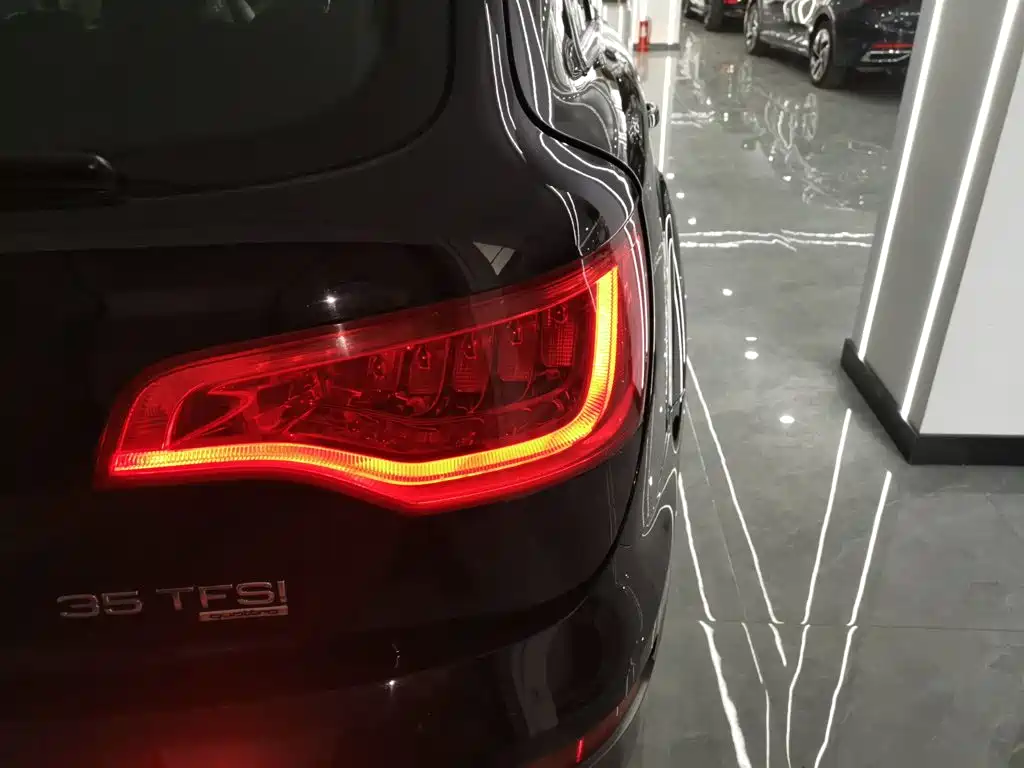 Audi Q7 2015 — фото 24