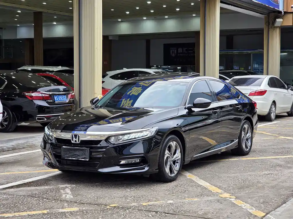 Honda Accord 2020 — фото 18