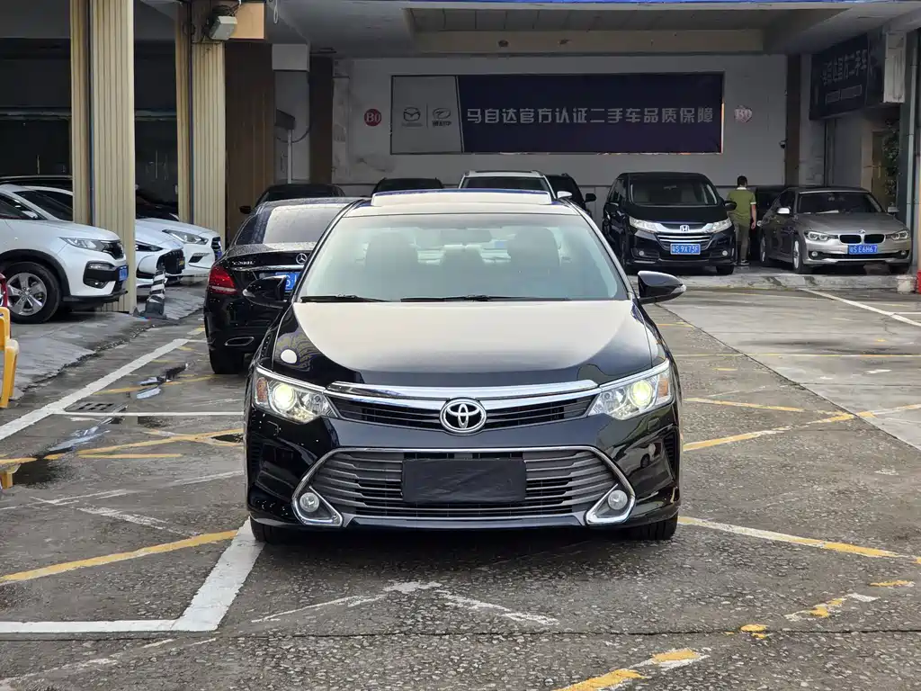 Toyota Camry 2016 — фото 20