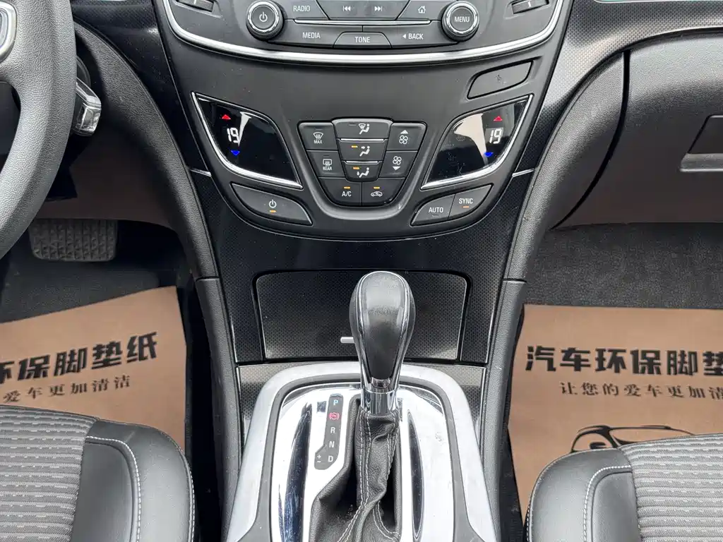 Buick Regal 2017 — фото 16