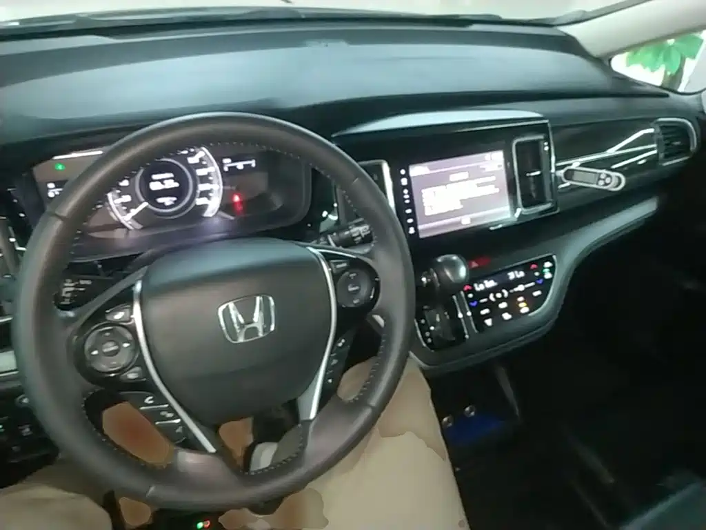 Honda Elysion 2017 — фото 10