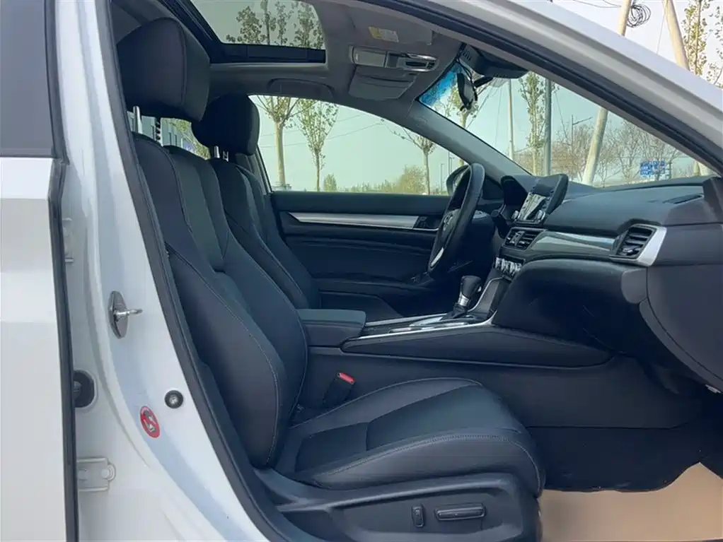 Honda Accord 2020 — фото 15