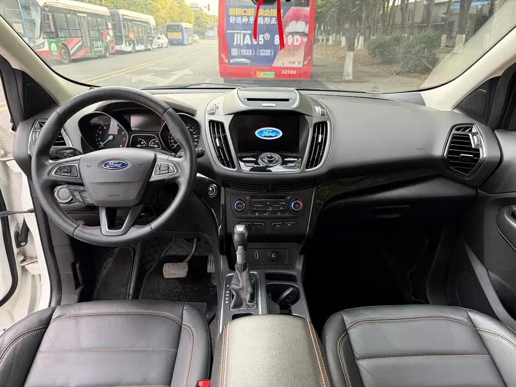 Ford Kuga 2017 — фото 14
