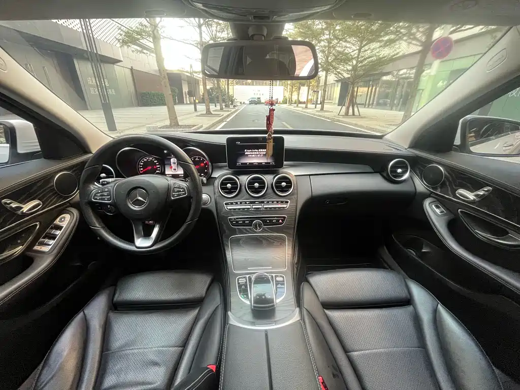 Mercedes-Benz C-Class 2018 — фото 33