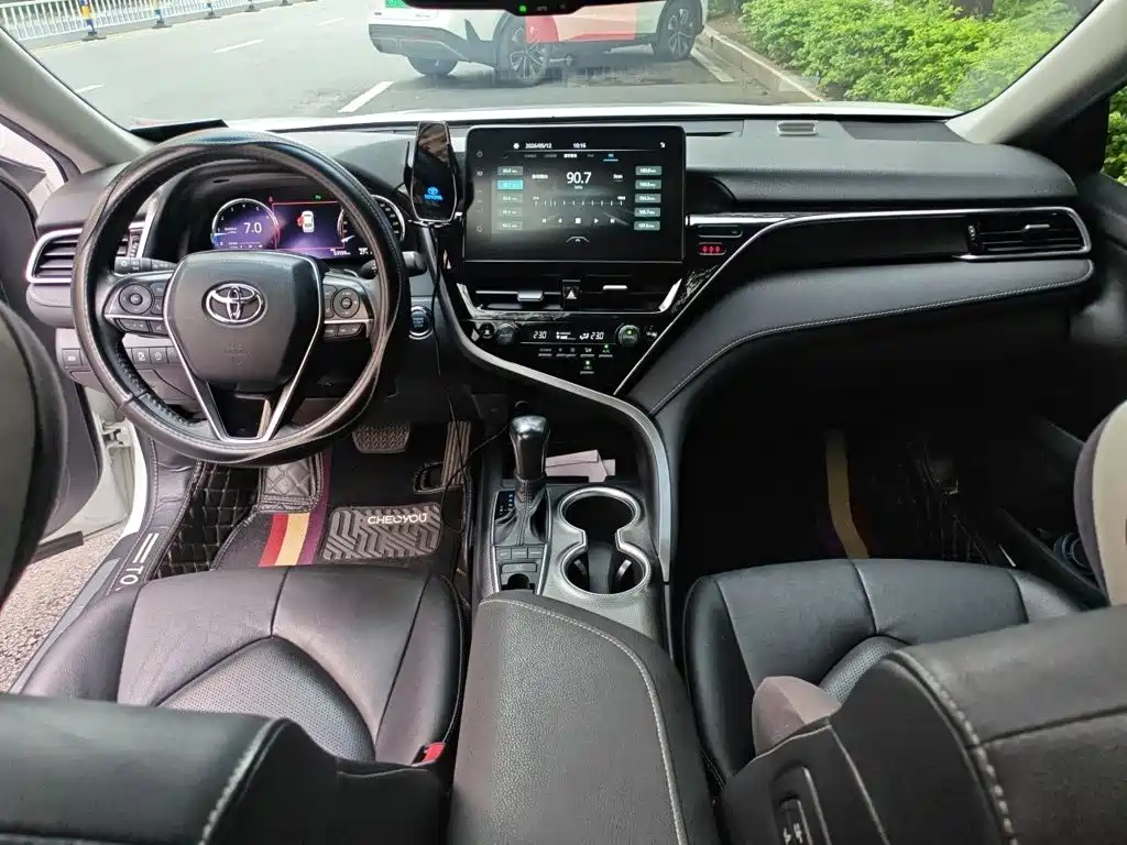Toyota Camry 2021 — фото 13