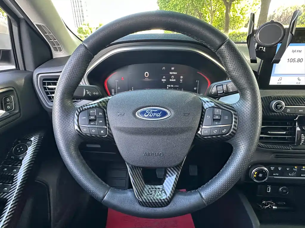 Ford Focus 2019 — фото 15