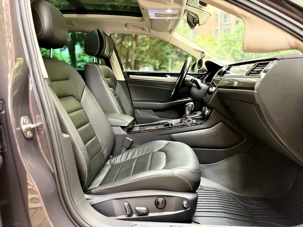 Volkswagen Phideon 2019 — фото 12