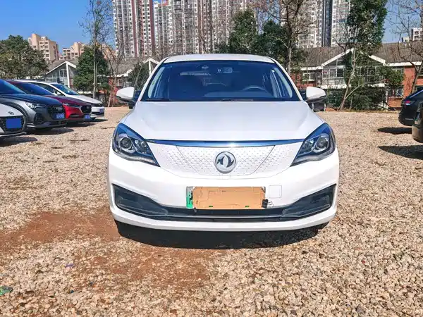 Dongfeng E70 2021