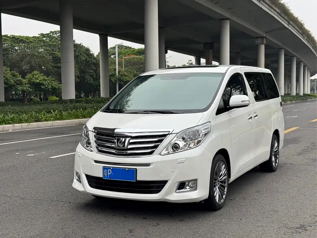 Toyota Alphard 2012 — фото 1