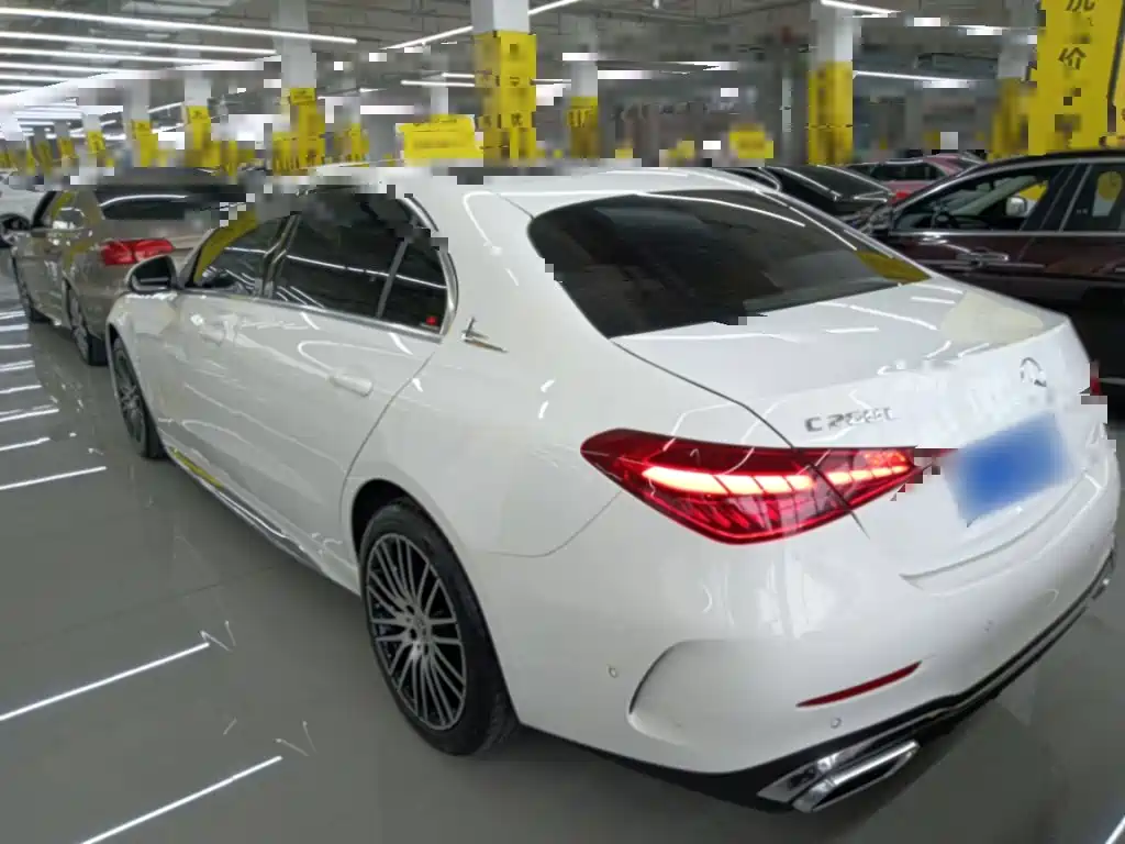 Mercedes-Benz C-Class 2024