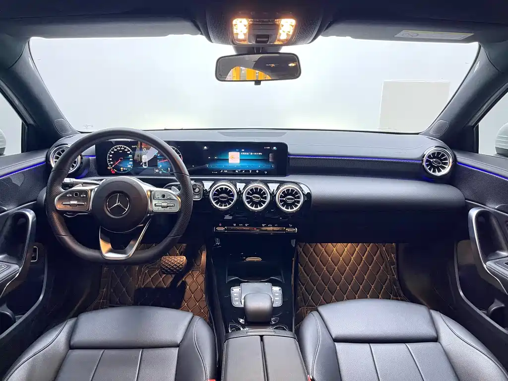 Mercedes-Benz A-Class 2022 — фото 14