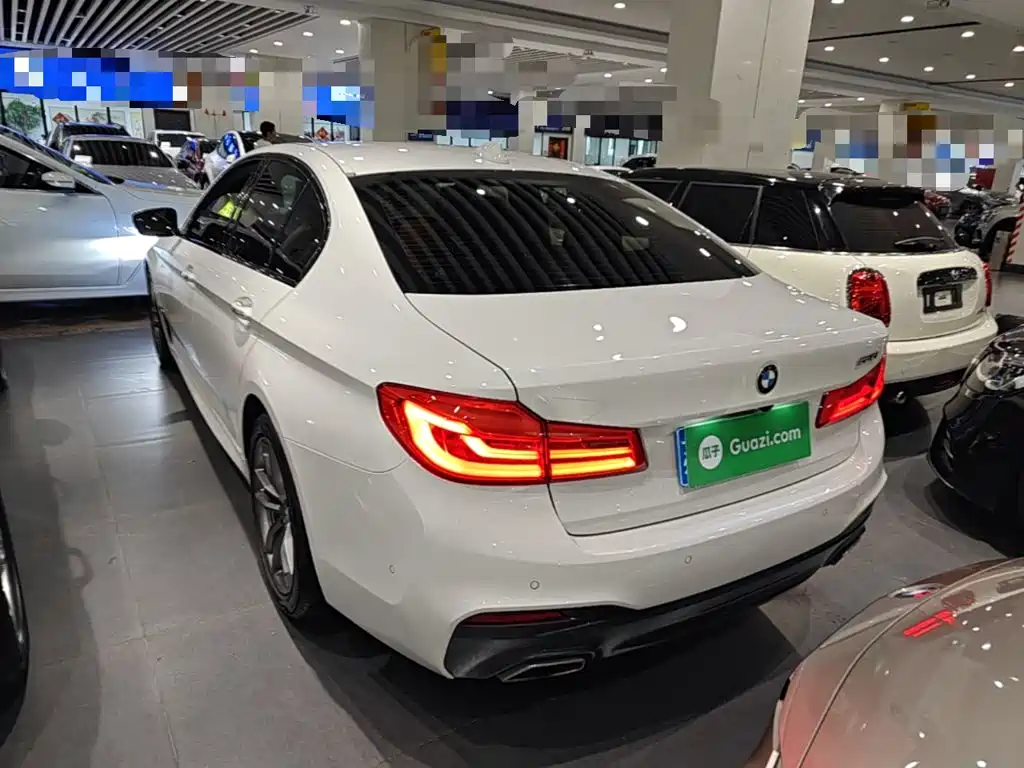 BMW 5 Series 2018 — фото 5