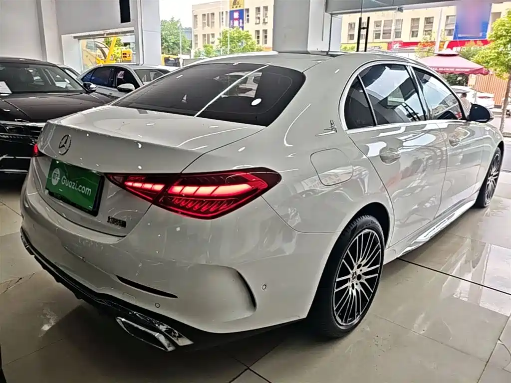Mercedes-Benz C-Class 2024 — фото 7