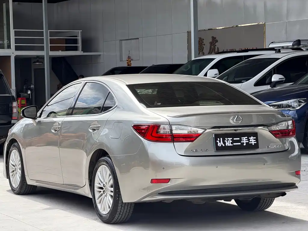 Lexus ES 2015