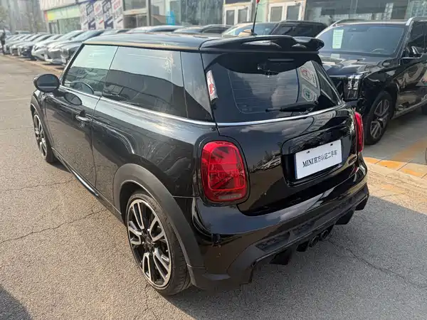 MINI MINI 2022