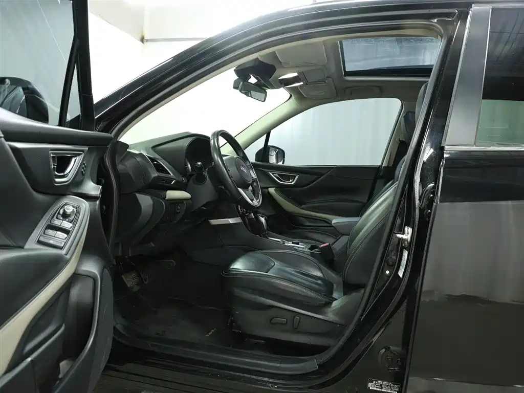 Subaru Forester 2022 — фото 10
