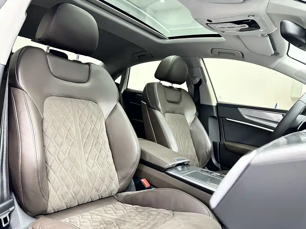 Audi A7L 2023 — фото 16