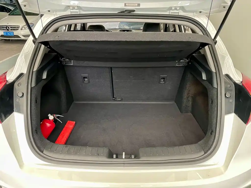 Changan Eado XT 2015 — фото 16