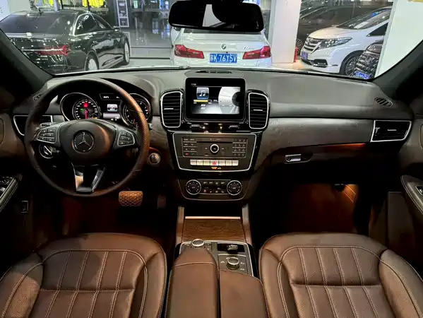 Mercedes-Benz GLE 2016