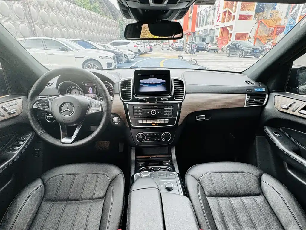 Mercedes-Benz GLE 2018 — фото 18