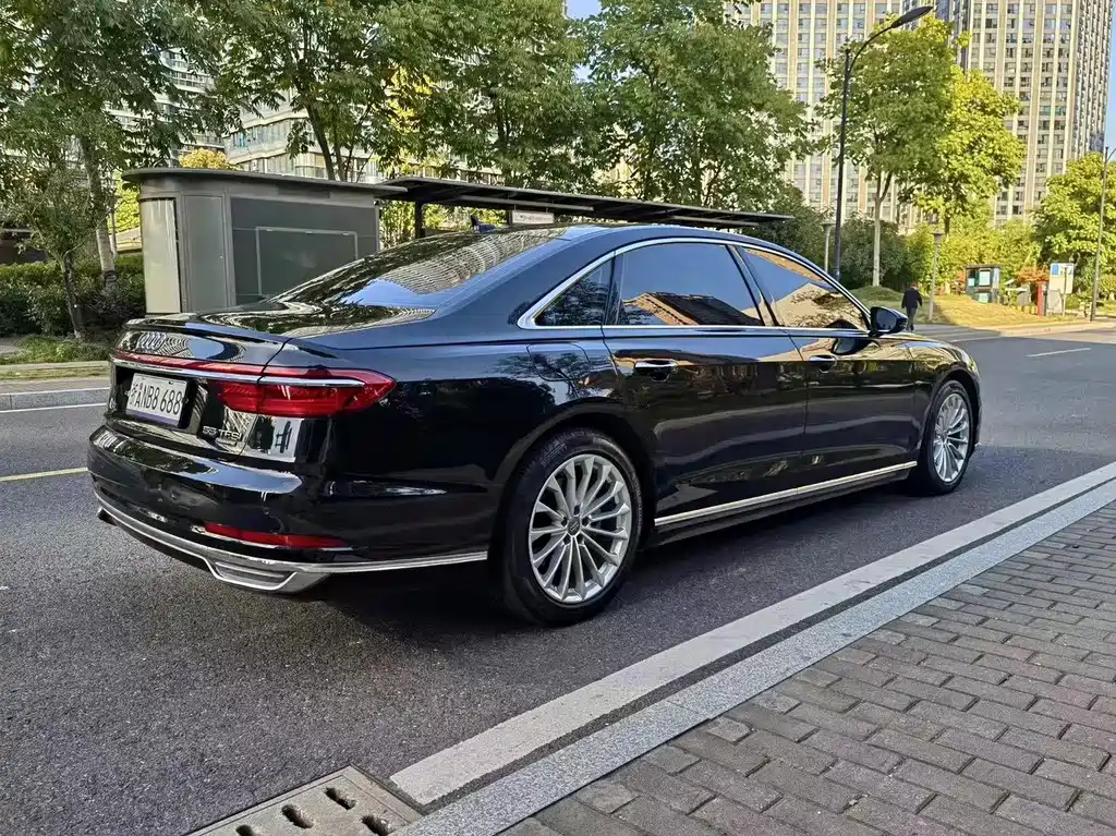 Audi A8 2020 — фото 5