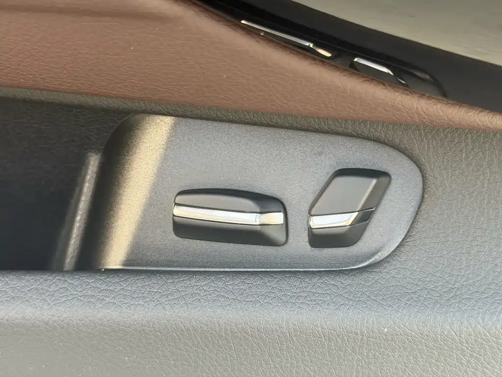 BMW 3 Series 2019 — фото 14
