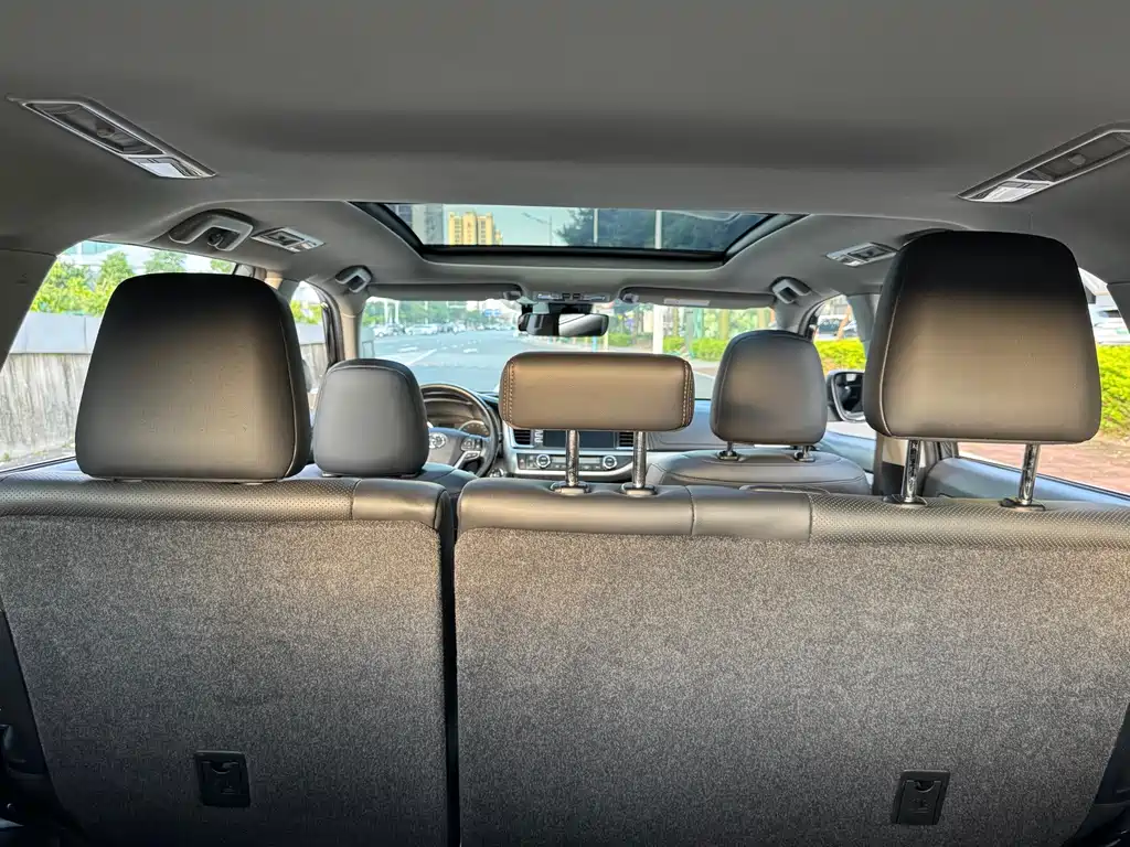 Toyota Highlander 2020 — фото 17